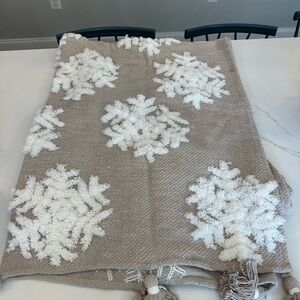 Cozy Tan and White Snowflake Throw Blanket